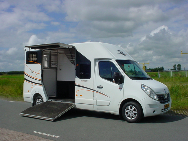 Barbot Renault Master Horsetruck