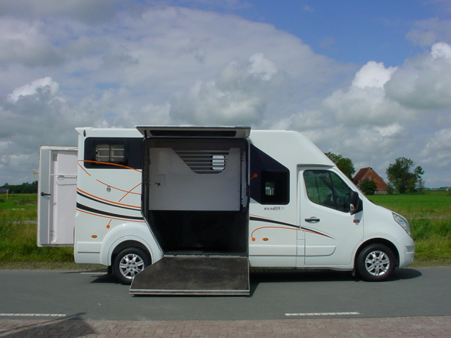 Barbot Renault Master Horsetruck