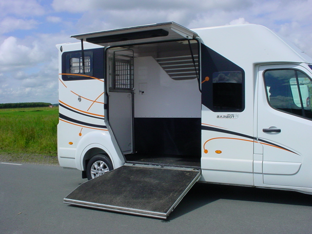 Barbot Renault Master Horsetruck