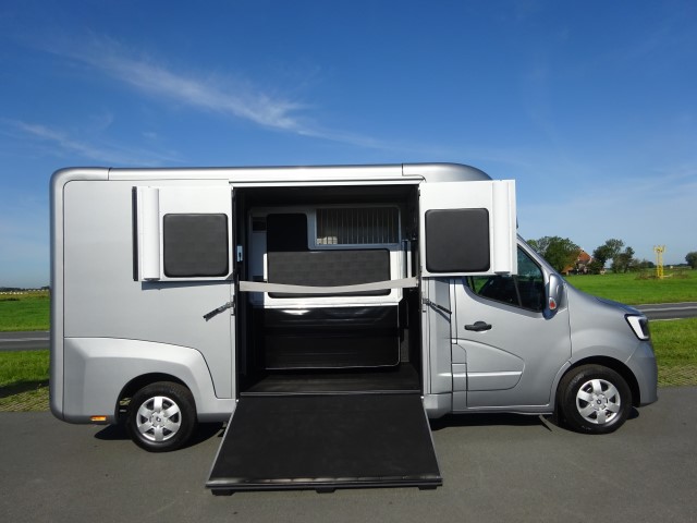 Renault Master horsetruck Grey Silver